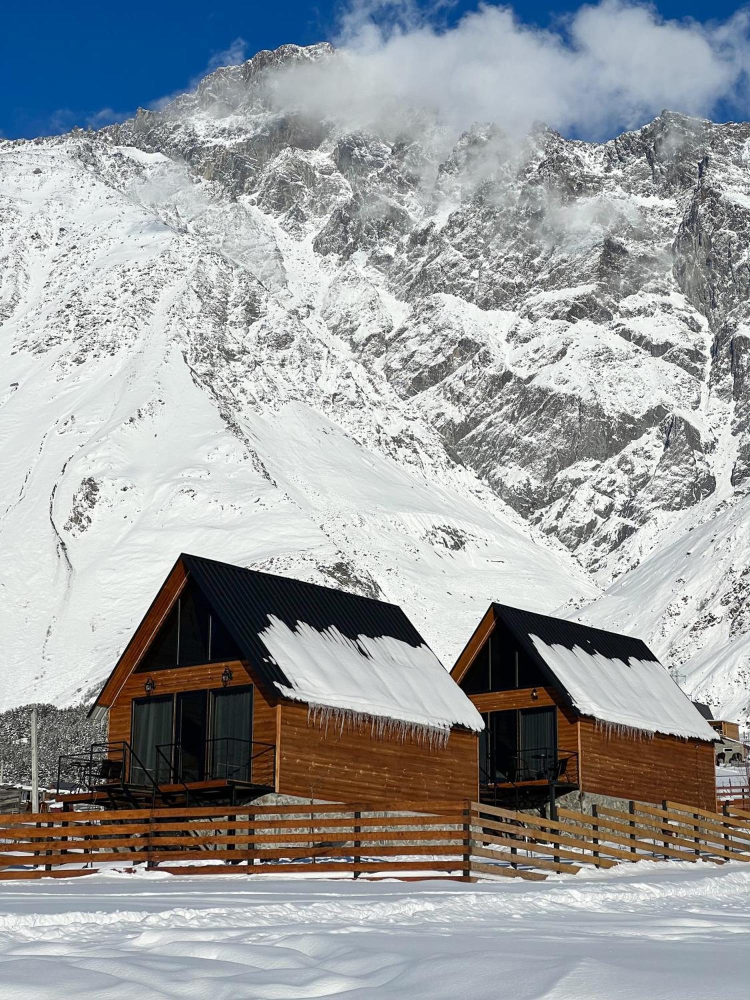 Traveler'S Cottages In Kazbegi ภายนอก รูปภาพ
