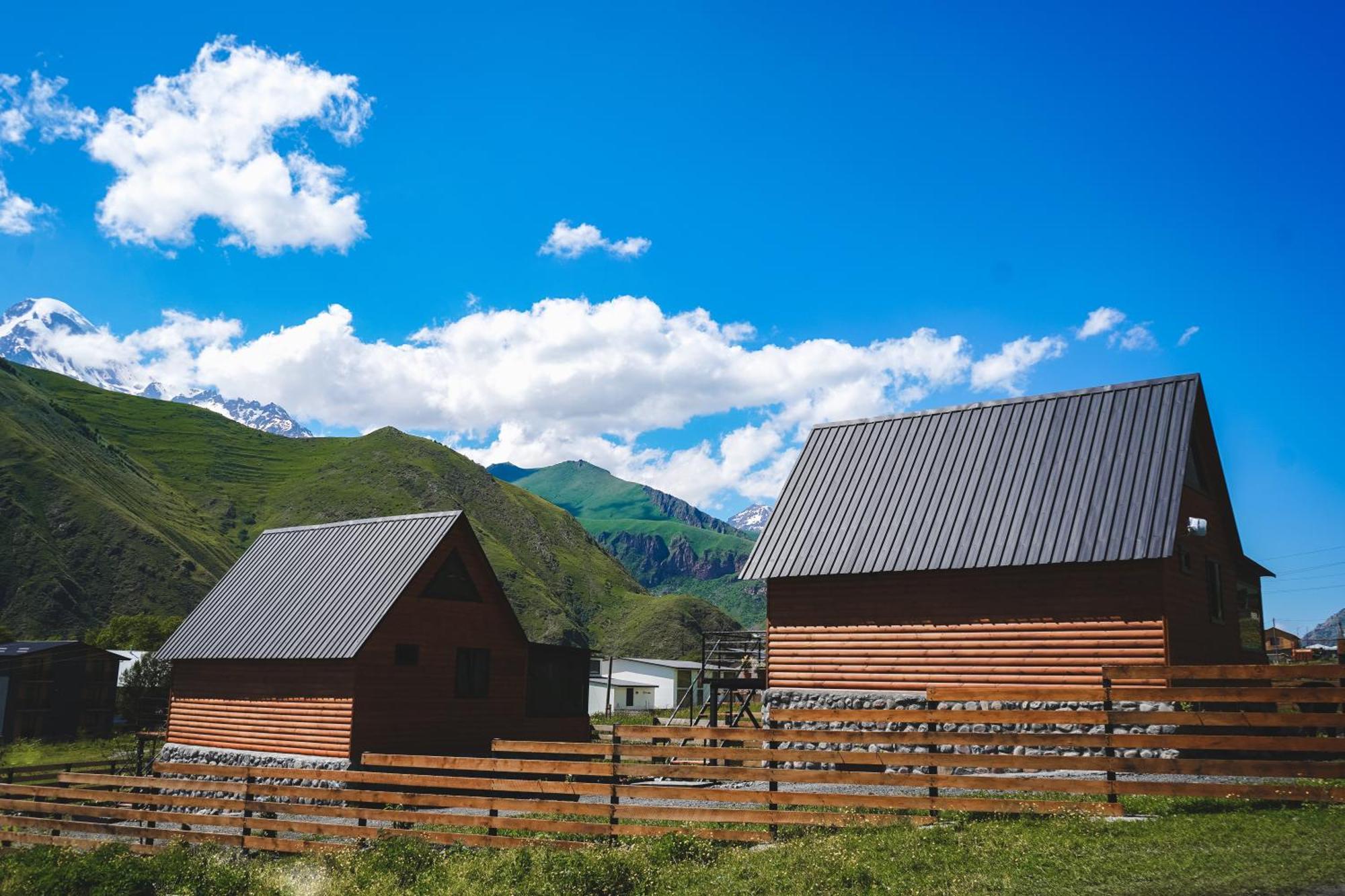 Traveler'S Cottages In Kazbegi ภายนอก รูปภาพ