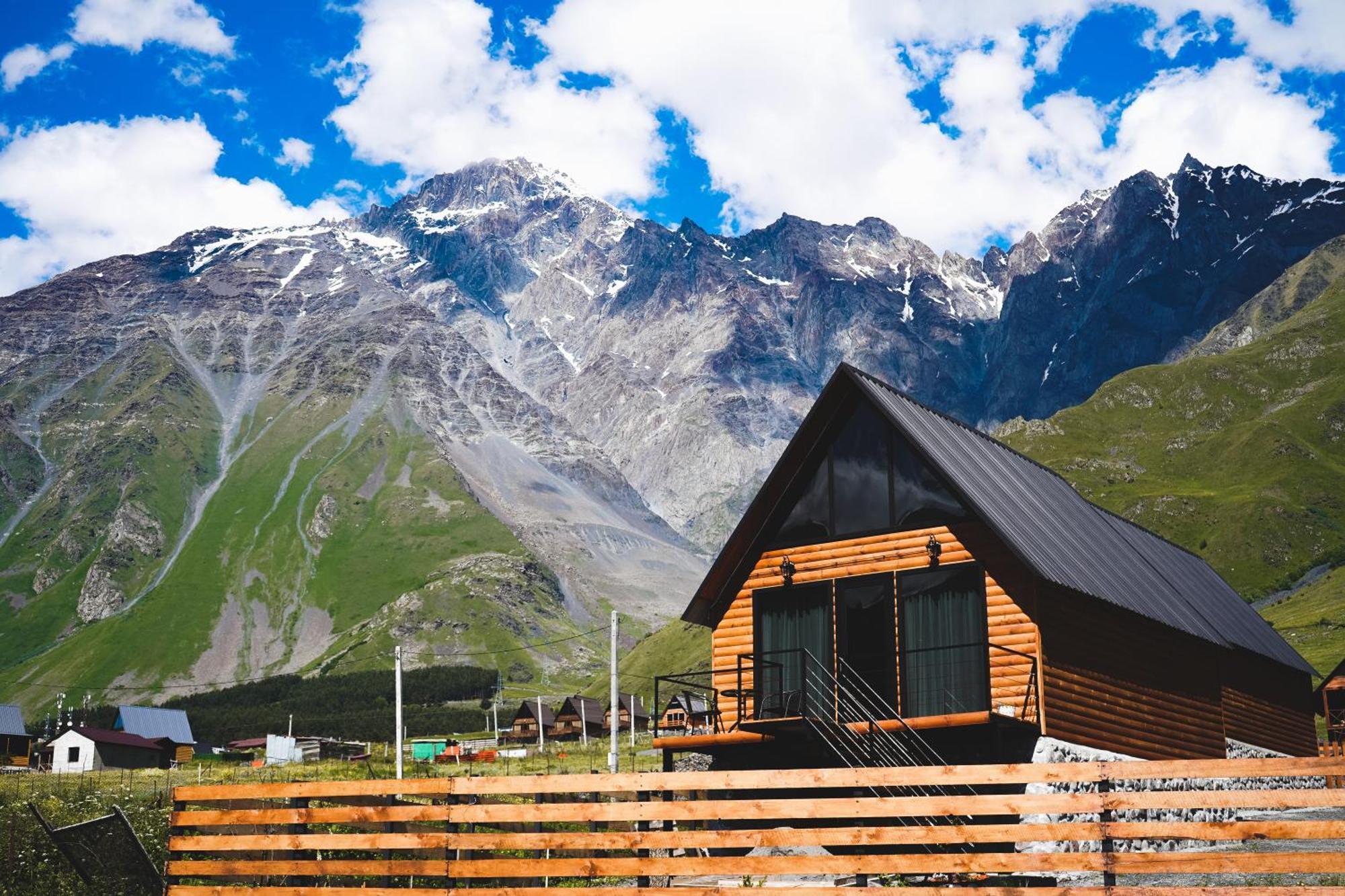 Traveler'S Cottages In Kazbegi ภายนอก รูปภาพ