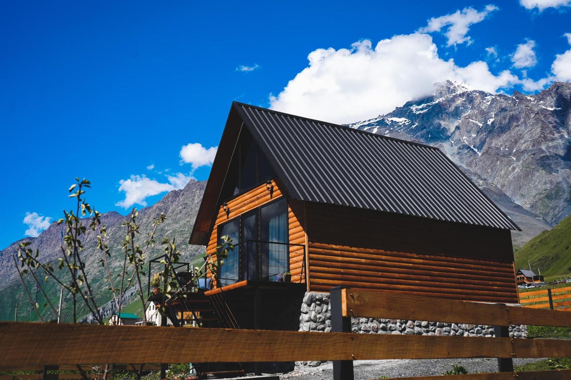 Traveler'S Cottages In Kazbegi ภายนอก รูปภาพ