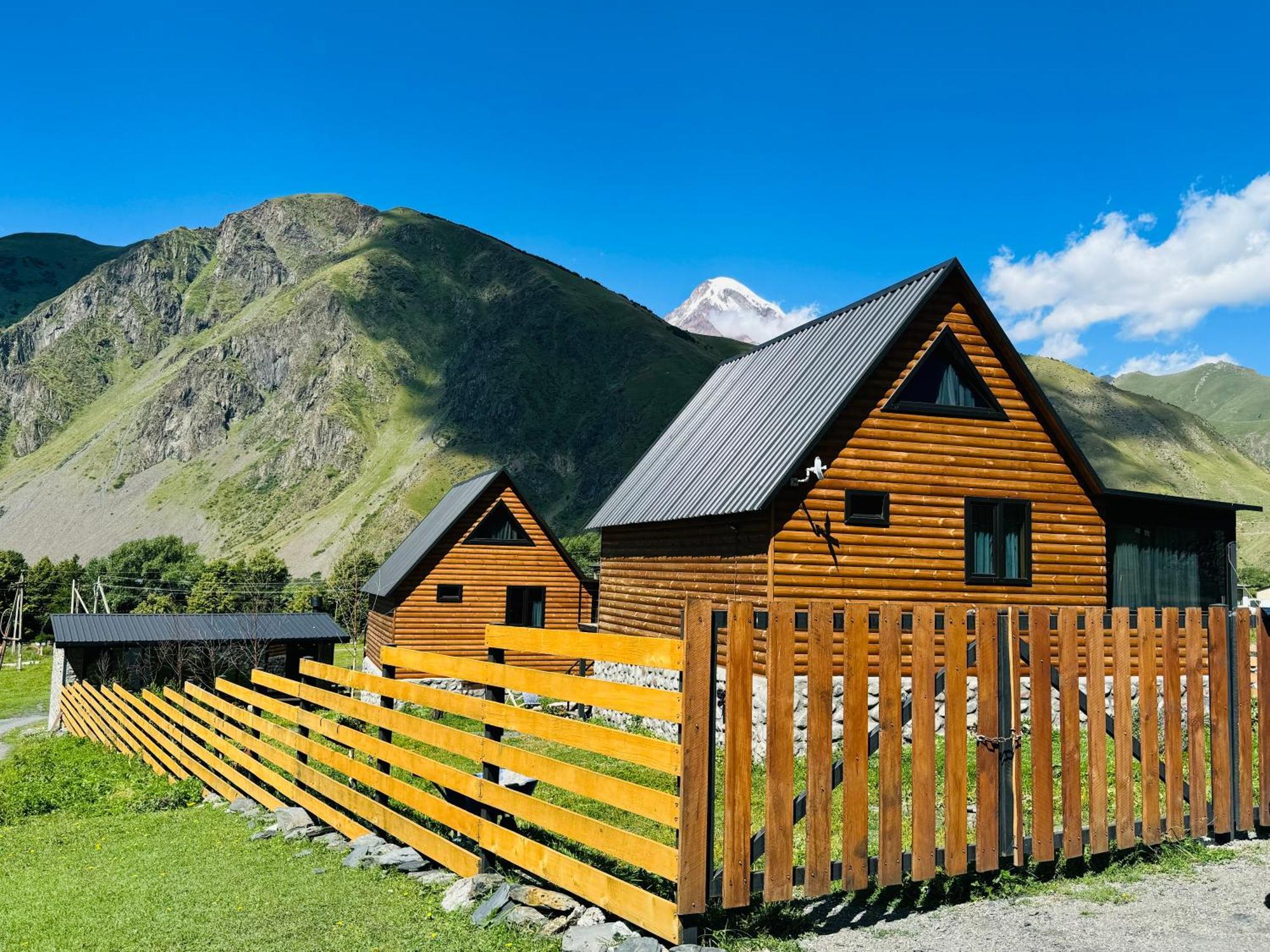 Traveler'S Cottages In Kazbegi ภายนอก รูปภาพ